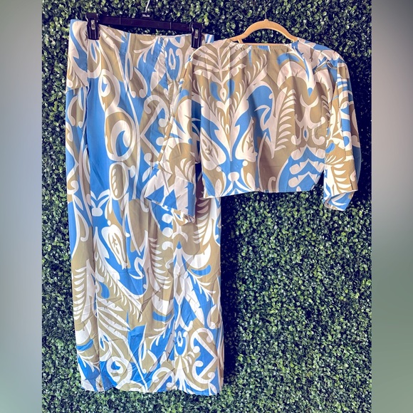 Abstract Design Blue, Green & White Midi Skirt Set - Picture 2 of 5